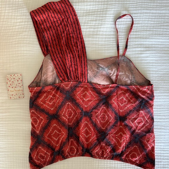 New Free People Medium Bohemian Asymmetrical Call On Me Top in Red/Navy - Picture 8 of 11